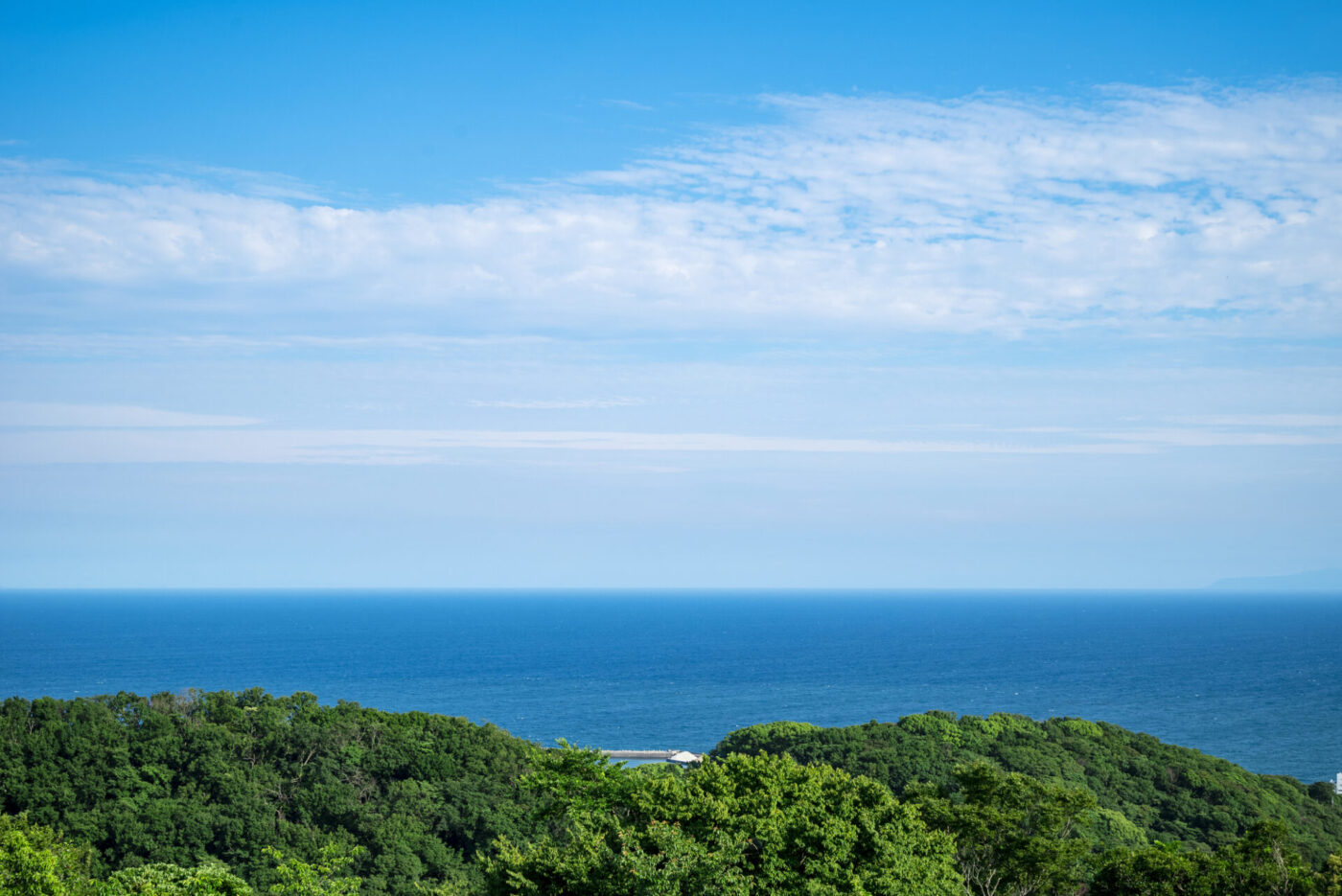 青い海と空